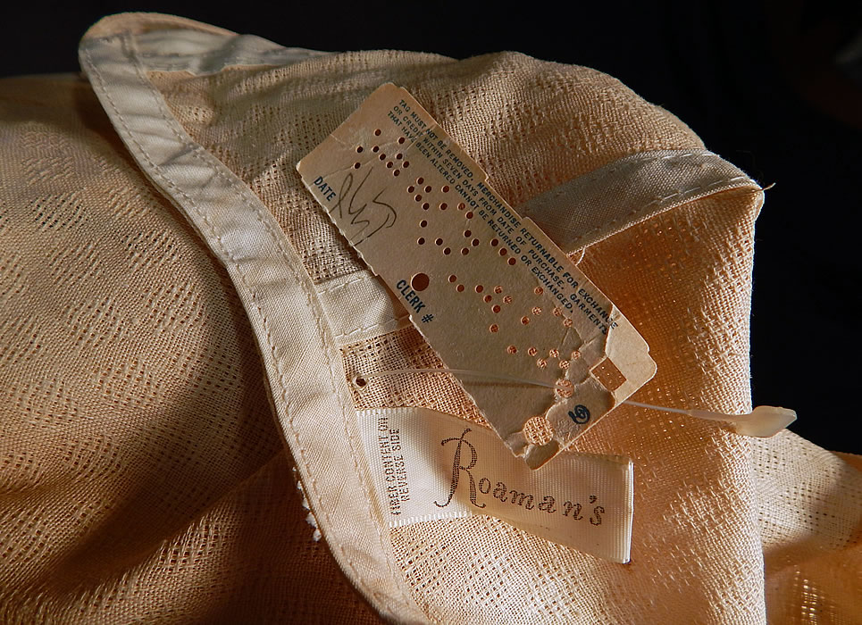 Unworn Vintage Roaman's Plus Size 40 Corselet Girdle Garters NWT
There is a "Roaman's" store label and size 40 tag sewn inside. The corselet measures 30 inches long, with a 40 inch bust, 32 inch waist and 40 inch hips. It is in good unworn condition, with the original store price tag still attached. 
