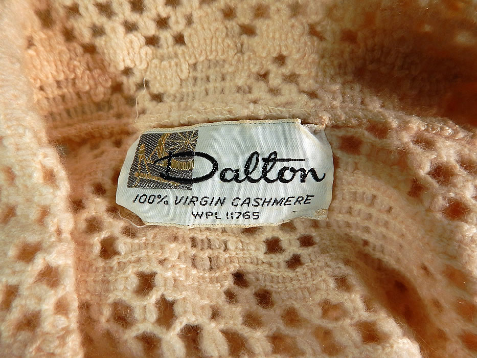 Vintage Dalton Virgin Cashmere Crochet Knit Pullover Sweater Balloon Sleeve Top
There is a "Dalton" label sewn inside. It is in excellent condition. This is truly a wonderful piece of knitwear wearable art!