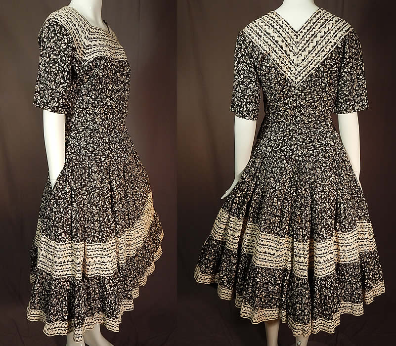 Vintage Justin's Prewitt New Mexico Fiesta Patio Squaw Dress Circle Skirt & Top
The skirt measures 29 inches long, with a 26 inch waist. There is a matching fabric blouse top with short sleeves, a peplum skirted waist, side zipper closure and is unlined. 