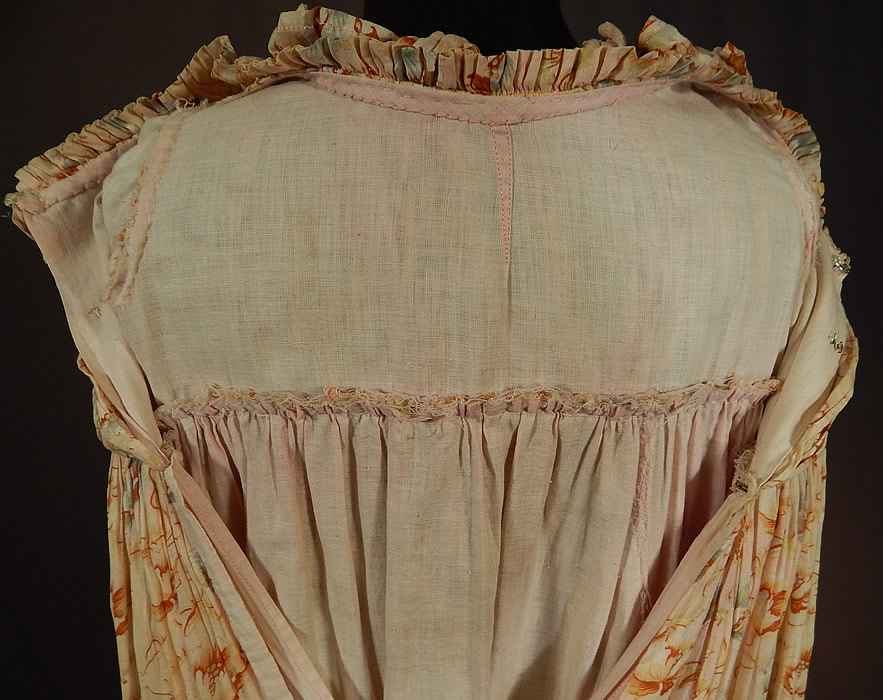 Victorian Girls Art Nouveau Floral Print Cotton Empire Waist Regency Style Dress
It is in good condition, with only some loose ruffle trim edging along the neckline. This is truly a wonderful piece of antique Victoriana, Regency style wearable art!