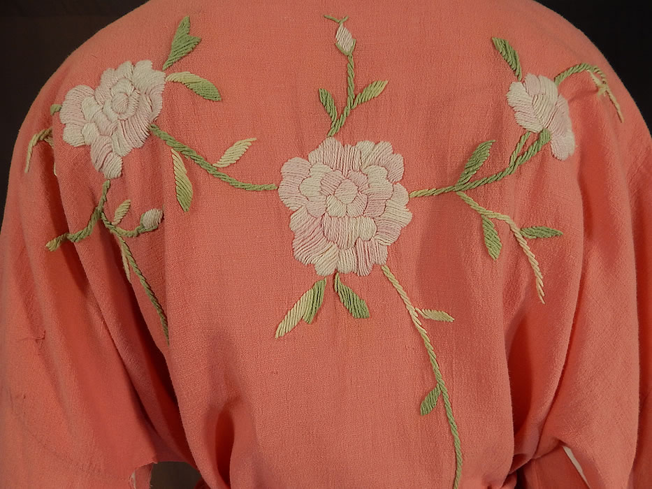 Vintage Japanese Pink Peony Floral Embroidered Muslin Belted Kimono Robe
It is in excellent condition. This is truly a wonderful piece of wearable Japanese textile art!
