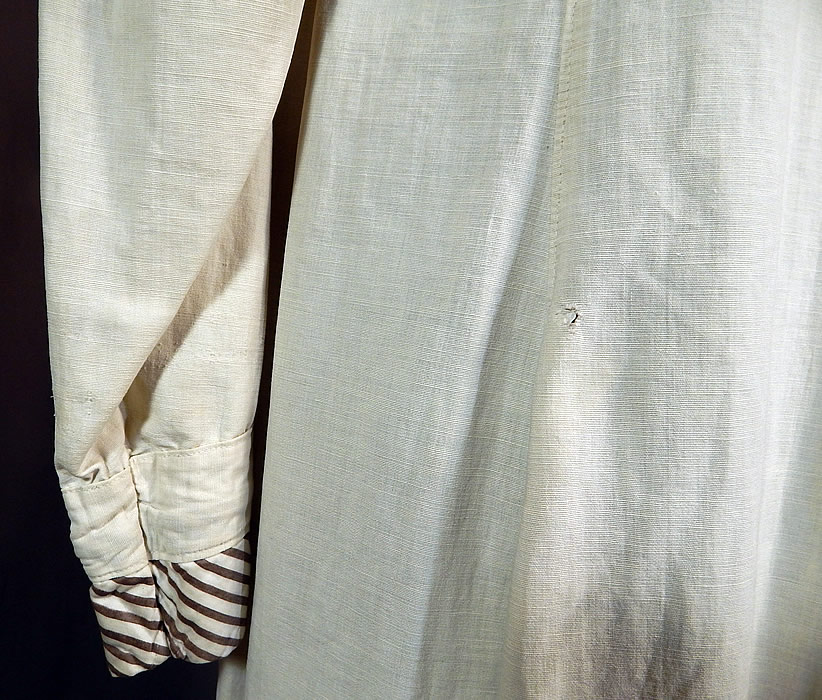 Vintage Linen Striped Sailor Shawl Collar Womens Duster Driving Motoring Coat
It is in good condition, with only a tiny frayed hole on the back (see close-up). This is truly a wonderful piece of wearable womens motoring outerwear textile art! 