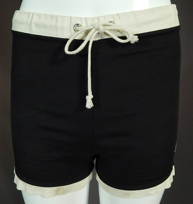 Vintage Catalina Surfers California Sportswear Mens Black White Swim Trunks Shorts
This vintage Catalina Surfers California sportswear mens black and white swim trunks shorts date from the 1960s. It is made of a black lycra spandex stretch fabric with white trim edging around the waistband and legs. 