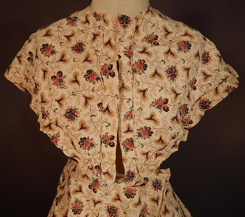 Victorian Chintz Calico Floral Heart Print Skirt Fabric Fichu Pelerine Shawl Cape
This fabulous fabric has been created into a fichu pelerine shawl cape capelet with a ruffle trim edging and open front with no closure.