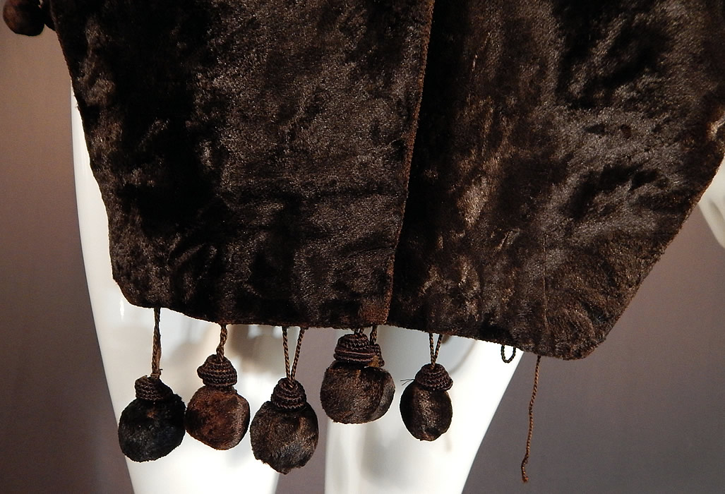 Victorian Womens Plush Velvet Beaver Fur Winter Dolman Mantle Cape Coat
It is in good as-is condition, with only some wear, worn spots on the velvet fur nap in areas and a few missing ball fringe (see close-ups). This is truly a wonderful piece of antique Victoriana winter wearable art! 