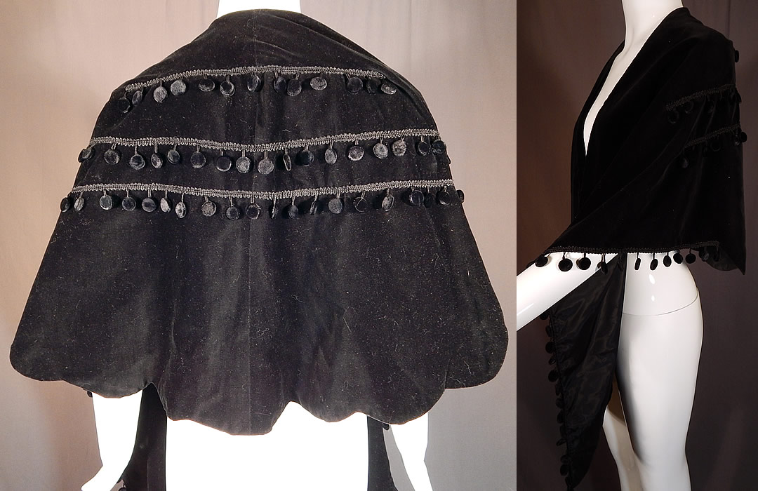 Vintage Taffy's of California Black Velvet Fringe Trim Evening Wrap Stole Shawl
This vintage Taffy's of California black velvet fringe trim evening wrap stole shawl dates from the 1950s. It is made of a black velveteen fabric with black velvet round flat disk trim fringe. 