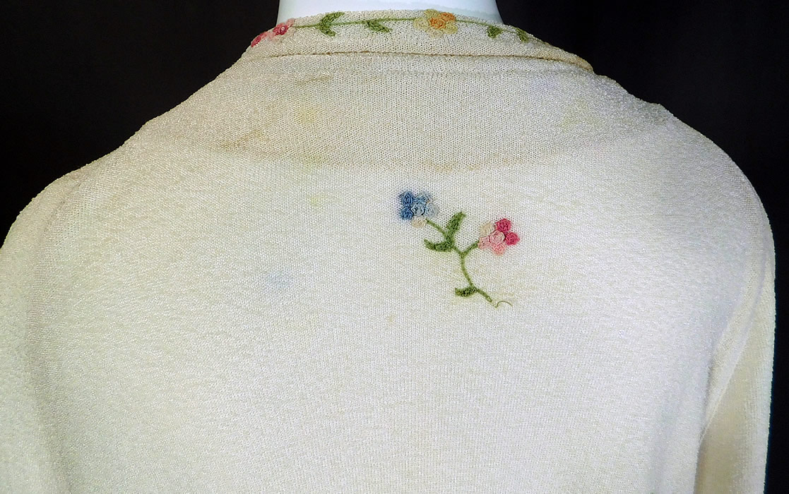 Vintage Slender Knit Sportswear NY Floral Embroidered Cardigan Sweater
It is in good condition, with only a few faint small staining discoloration on the back neck, sleeves which is barely noticeable (see close-up). This is truly a rare and wonderful piece of womens knitwear sportswear wearable art! 
