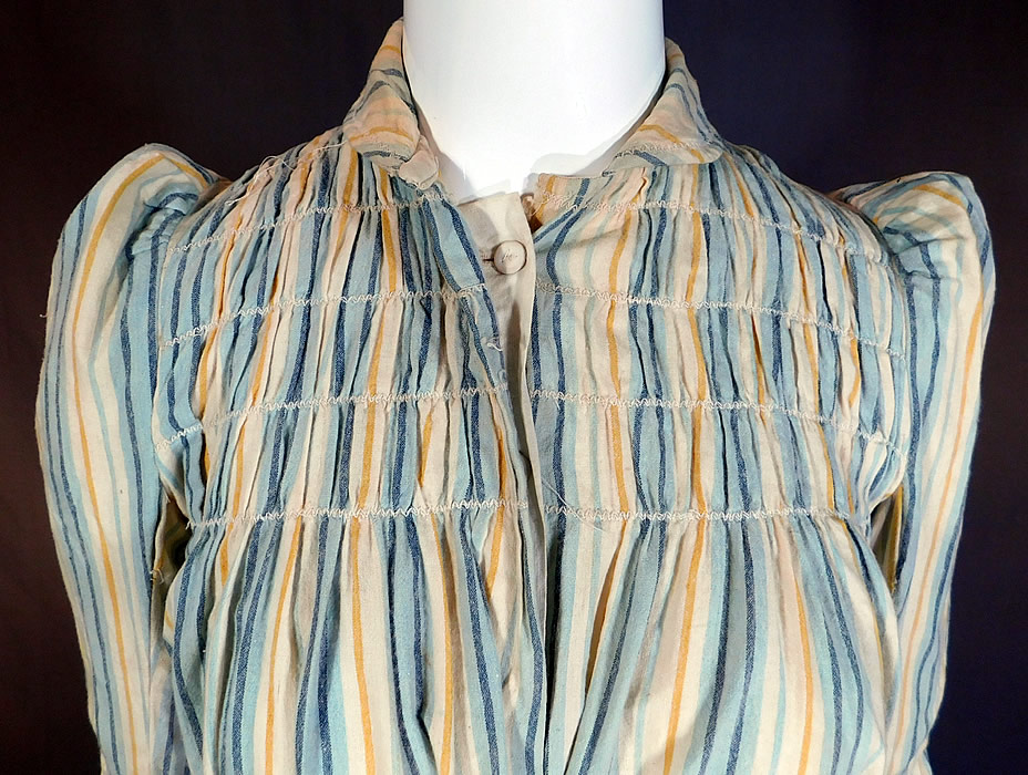 Victorian Striped Print Flannel Wool Watteau Wrapper Workwear Morning Dress
The dress measures 53 inches long, with a 34 inch bust, 26 inch waist, 52 inch hips, 22 inch long sleeves and a 11 1/2 inch back. 