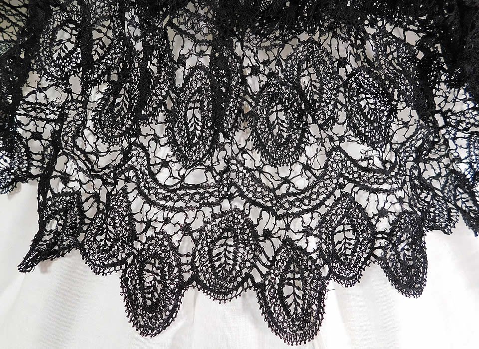 Victorian Antique Black Lace Dolman Mantle Pelerine Shawl Cloak Cape
It is in excellent condition. This is truly a rare and exquisite piece of antique Victoriana wearable lace art! 