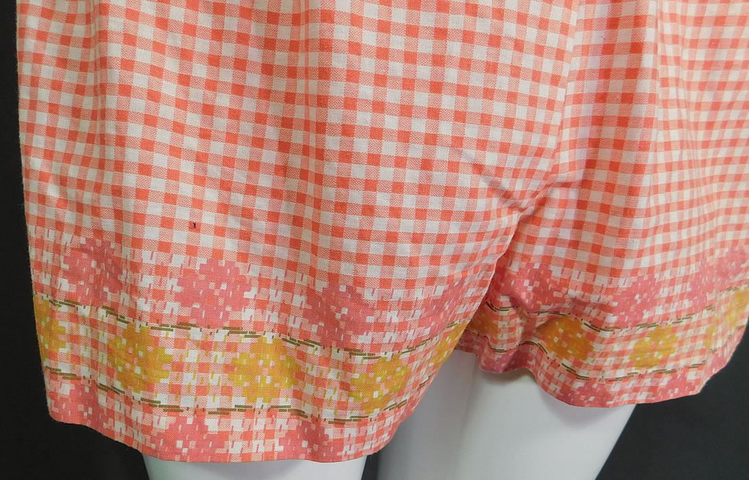 Vintage Styled by Lee Swimplay Suits Gingham Cotton Romper Playsuit Swimsuit
This vintage Styled by Lee Swimplay Suits gingham cotton romper playsuit swimsuit dates from the 1950s. 