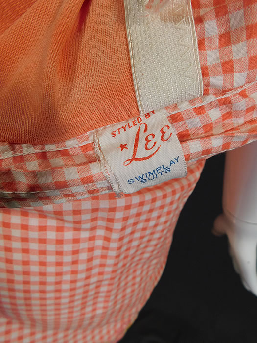 Vintage Styled by Lee Swimplay Suits Gingham Cotton Romper Playsuit Swimsuit
There is a "Styled by Lee Swimplay Suits" label sewn inside. The swimsuit measure 31 inches long, with a 36 inch bust, 27 inch waist and 40 inch hips.