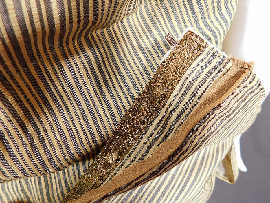 Vintage Mr. John I. Magnin & Co. Striped Seersucker Maxi Dress Skirt Top Set
It is in excellent condition. This is truly a wonderful piece of wearable art! 
