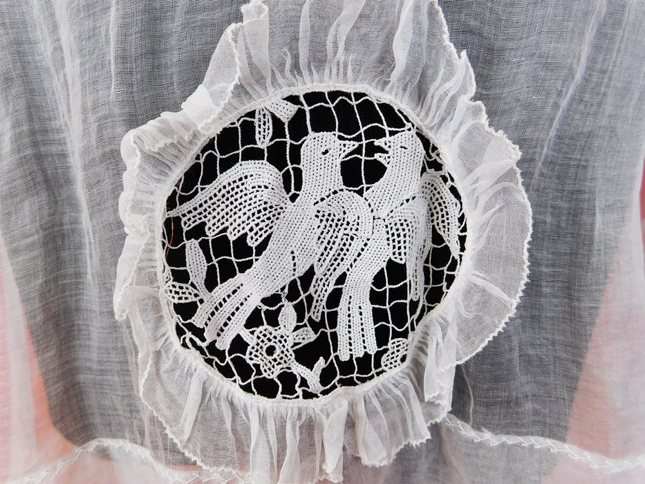Vintage White Organdy Lace Dove Bird Slip Dress & Rosette Ruffle Blouse Top
The top measures 18 inches long, with a 36 inch bust, 38 inch waist and 13 inch back.