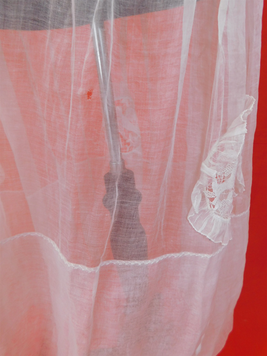 Vintage White Organdy Lace Dove Bird Slip Dress & Rosette Ruffle Blouse Top
It is in good as-is condition, with a small frayed hole on the skirt and a mended repair on the front top of underslip (see close-ups). 