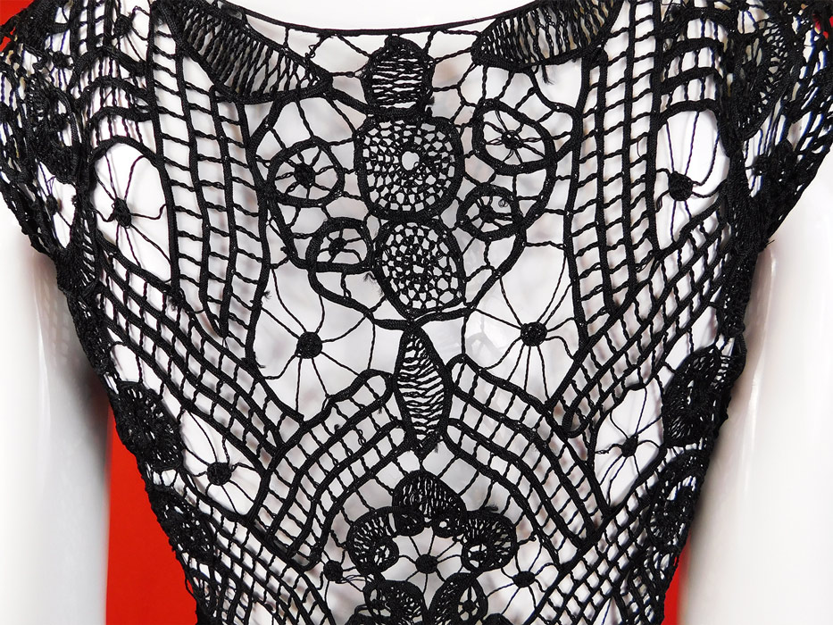 Vintage Black Sheer Silk Chiffon & Battenburg Bobbin Tape Lace Dress Gown
The dress measures 55 inches long in the front, 60 inches long in the back, with a 36 inch bust, 28 inch waist and 46 inch hips. 