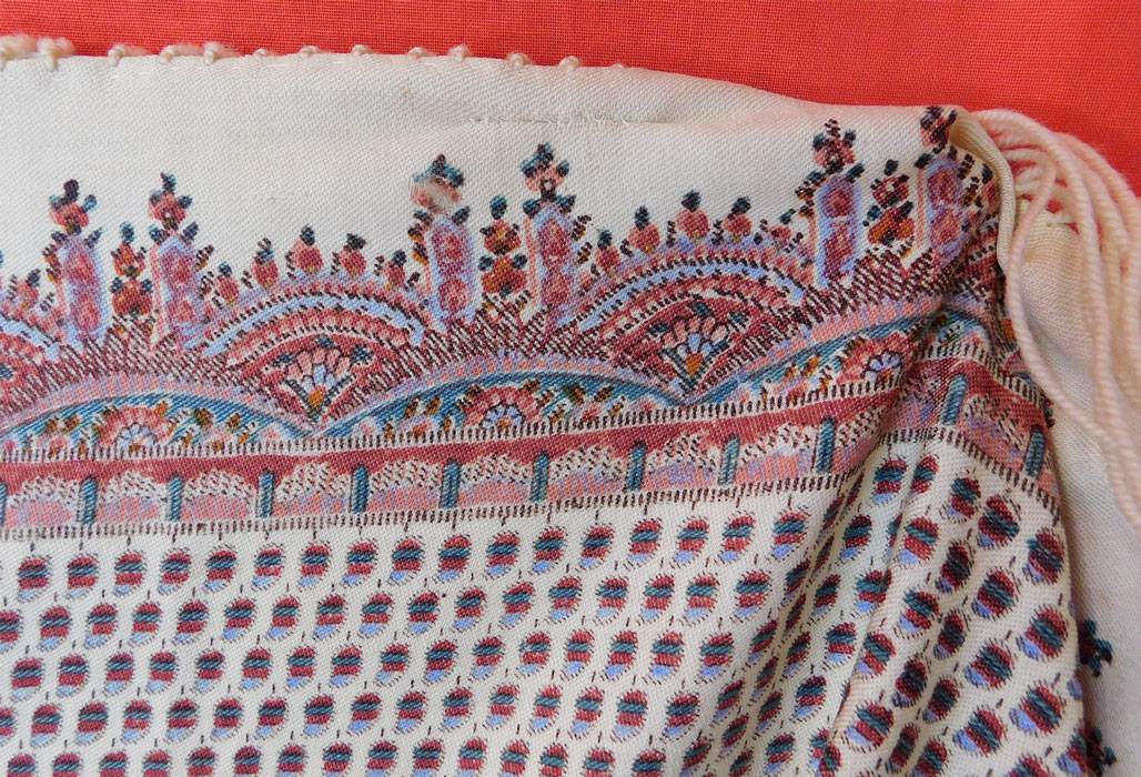 Victorian Antique Paisley Roller Print Wool Challis Fringed Norwich Shawl Scarf
This is truly a wonderful piece of early Victoriana wearable paisley textile art! 