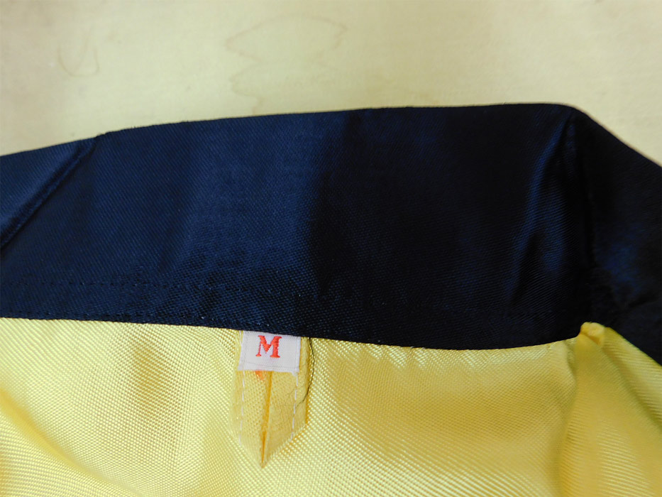 Vintage Japanese Yellow Nylon Gold Couching Embroidered Dragon Pajamas Set
There is a size Medium tag sewn inside.