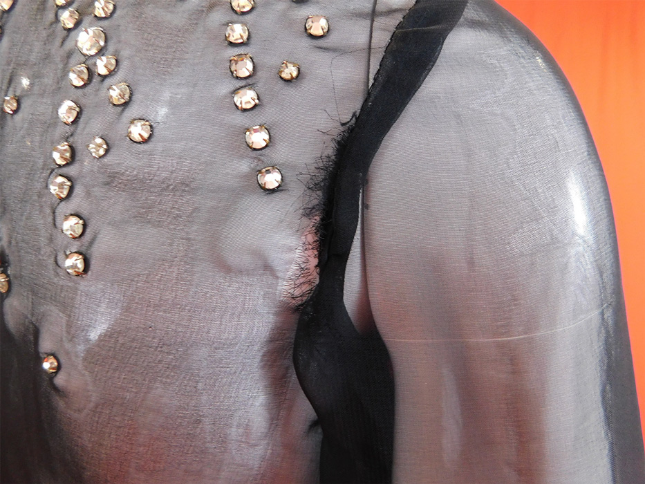 Vintage Art Deco Style Sheer Black Rhinestone Beaded Glitzy Evening Coat Jacket
It is in good condition, with only a small frayed open seam on the back of one arm (see close-up).