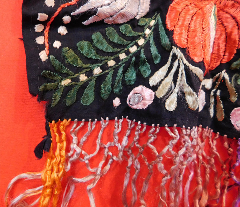 Vintage Matyo Hungarian Folk Embroidery Colorful Floral Shawl Stole Scarf
This is a truly a wonderful piece of wearable Hungarian textile folk art! 