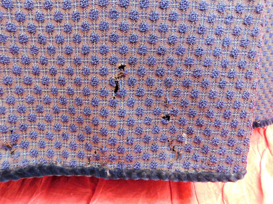 Victorian Green Brown Plaid Wool Blue Tufted Polka Dot Mutton Sleeve Bodice Dress
It is in good as-is condition, with some missing green silk trim in areas, shattering of the green silk fabric backing the yoke collar and a few frayed small holes along the bottom skirt (see close-ups). 