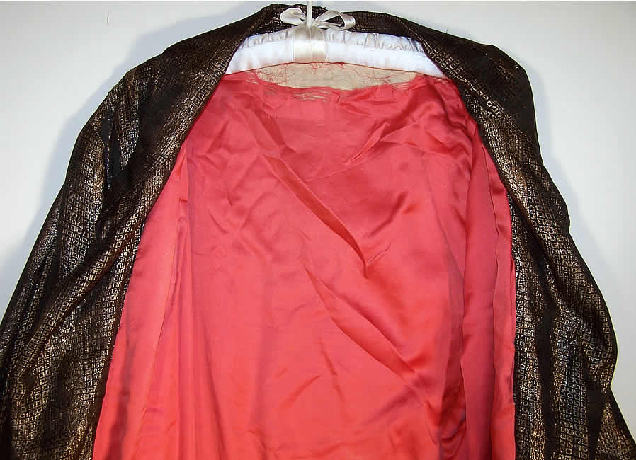 Art Deco Geometric Gold Lam&eacute; Opera Coat Close up.
