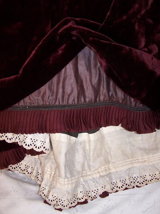  Victorian Burgundy Wool Velvet Bustle Skirt Bodice Jacket Visiting Gown Dress Close up.