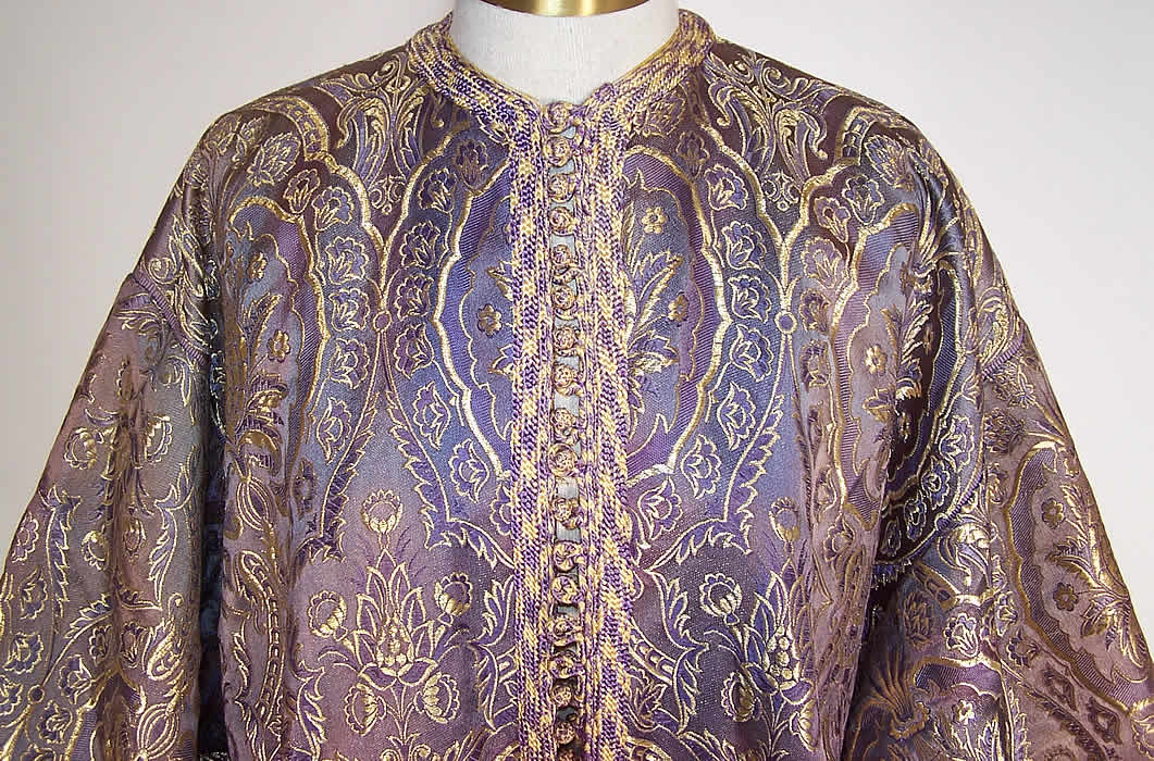 Vintage Purple Gold Lam&eacute; Silk Brocade Boho Kaftan Robe Coat close up