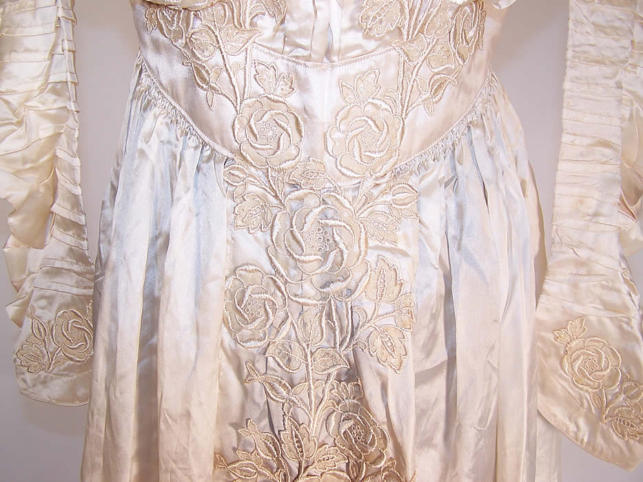Victorian Cream Silk Floral Lace Applique Wedding Gown Dress close up