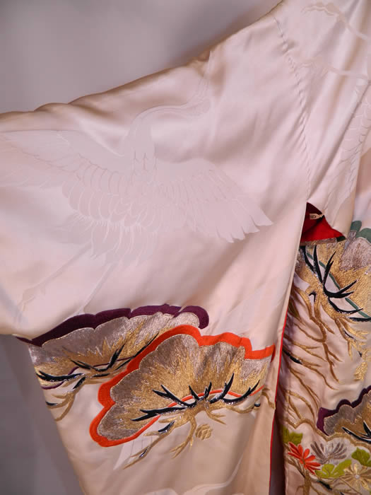 Vintage Japanese Crane Silk Brocade Pine Embroidered Uchikake Wedding Kimono. This magnificent unique uchikake kimono would have been worn by the bride at a traditional Japanese wedding ceremony. 