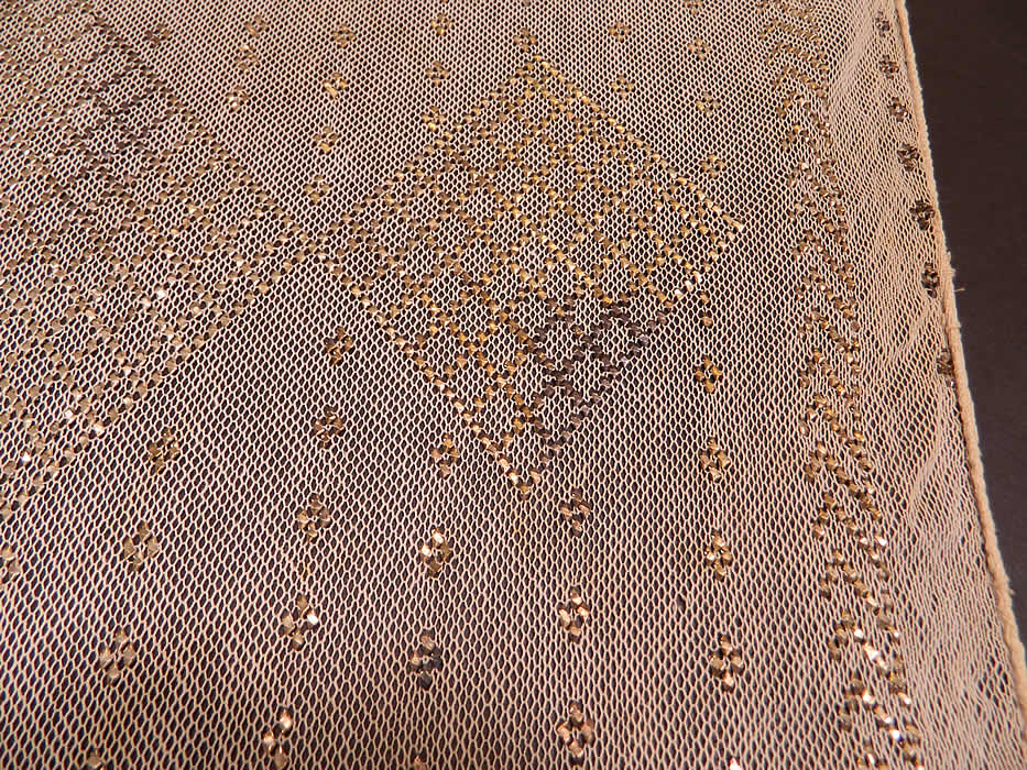 Vintage Art Deco Egyptian Assuit White Net Diamond Design Silver Shawl Scarf. The shawls were made popular during the 1920s with the discovery of King Tut's tomb and were made in Assiut, Egypt. This beautiful belly dancing shawl style scarf wrap measures 85 inches long and 22 inches wide. 
