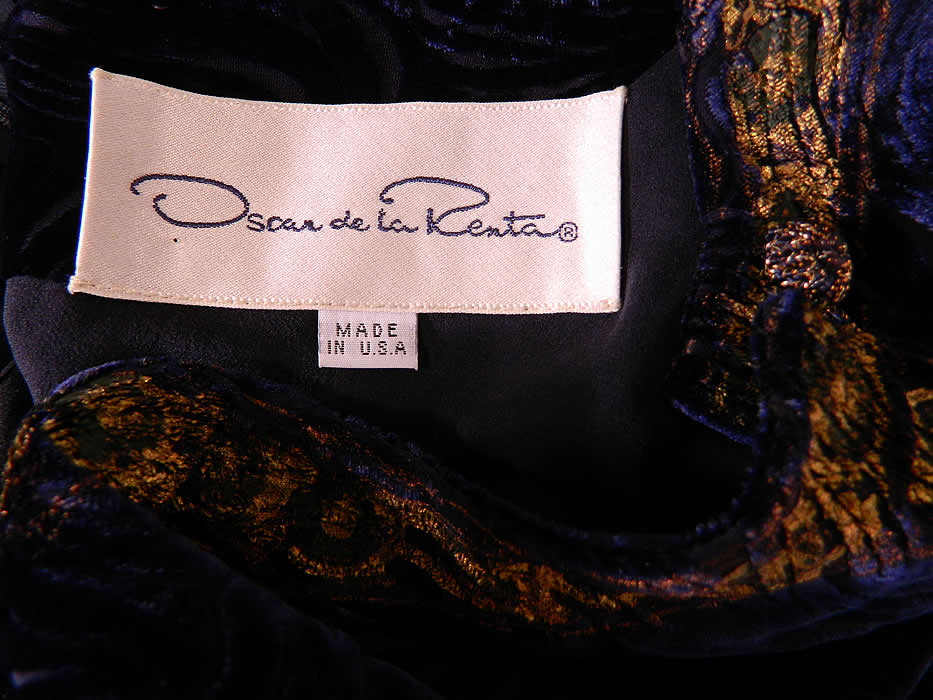 Vintage Oscar de la Renta Painted Voided Velvet Chinese Cheongsam Dress & Pants. It is fully lined, with an "Oscar de la Renta" designer label sewn inside. 