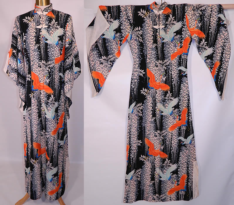 Vintage Lauhala Hawaiian Cranes Print Rayon Pake MuuMuu Dress. This vintage Lauhala Hawaiian cranes print rayon pake muumuu dress dates from the 1940s.