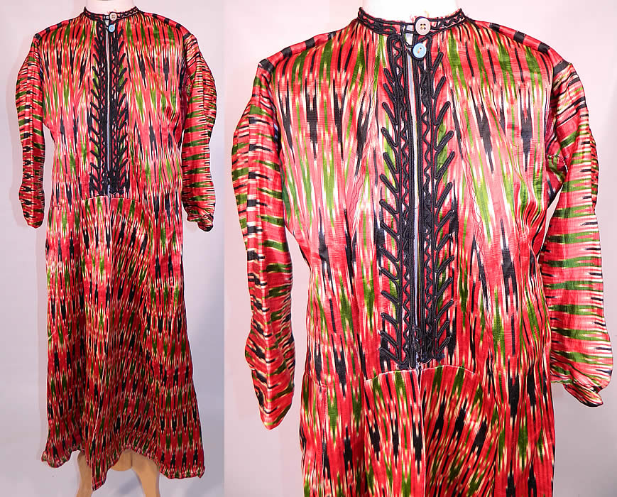 Vintage Ethnic Afghanistan Pakistani India Boho Kurti Kurta Kaftan Tunic Dress Coat. This vintage ethnic Afghanistan Pakistani India boho kurti kurta kaftan tunic dress coat dates from the 1960s. It is made of a vibrant colorful silky satin fabric with an ethnic geometric striped block print design. 