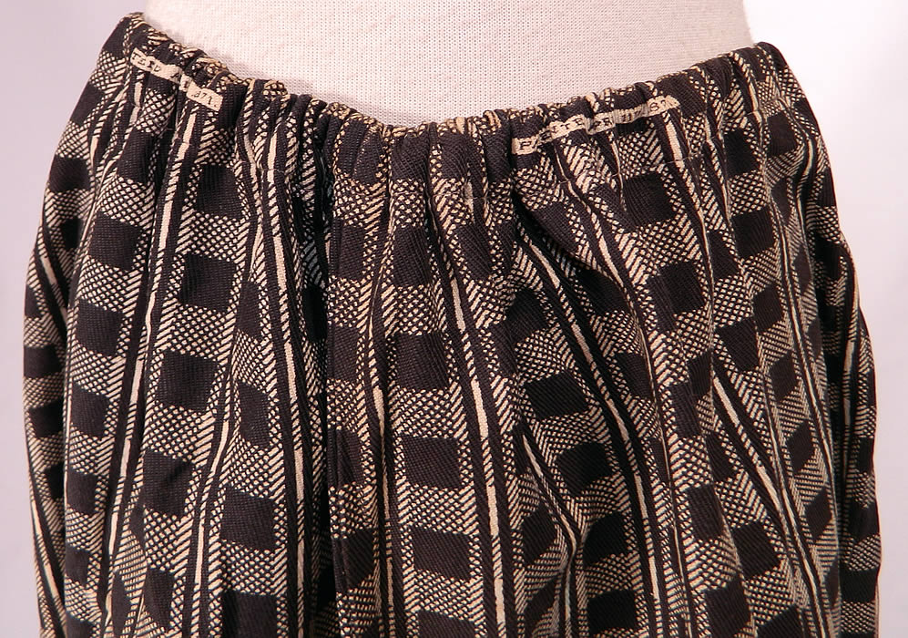 Victorian Black & White Flannel Cotton Calico Floral Plaid Print Petticoat Skirt
It is made of a black and white gingham checked, striped plaid pattern, floral design bottom hem calico print cotton twill, flannel fabric.
