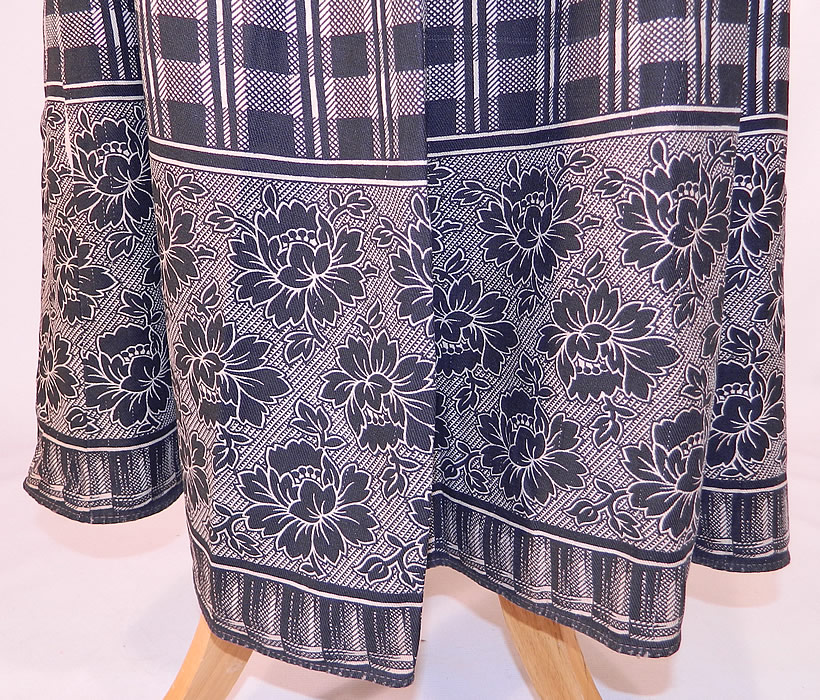 Victorian Black & White Flannel Cotton Calico Floral Plaid Print Petticoat Skirt
It is in good condition, with only a replaced drawstring inside the waistband. This is truly a wonderful piece of antique Victoriana wearable art!