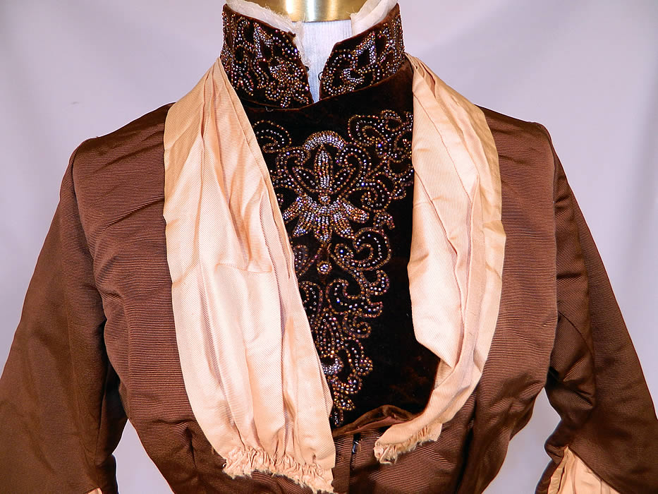 Victorian Brown Silk Velvet Bronze Beaded Bodice & Skirt Fabric Remnant Trim
It is made of a brown silk fabric, with dark brown velvet trim and silver steel cut, bronze beading. 