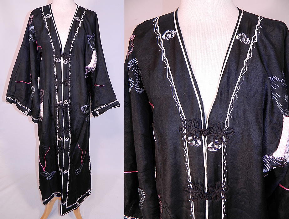 Edwardian Vintage Japanese Dragon Embroidered Black Silk Kimono Robe Coat
This vintage antique Edwardian era Japanese dragon embroidered black silk kimono robe coat dates from 1915. 