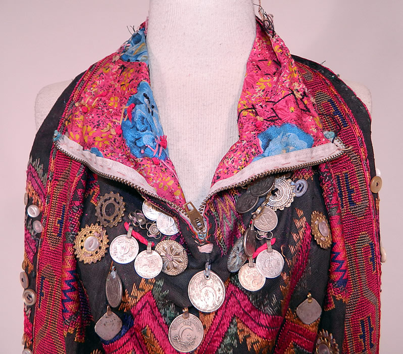 Swat Valley Pakistan Coin Beaded Embroidered Ethnic Tribal Bib Front Fabric Top
It is in good condition and great for design to be reworked into something new. 