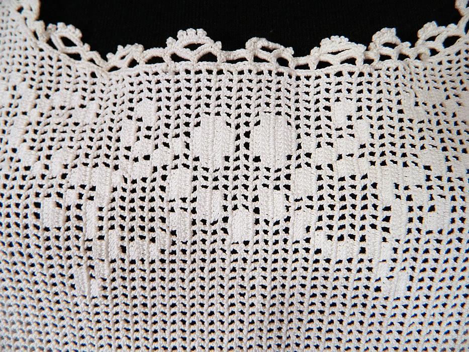 Edwardian White Crochet Filet Lace Sleeveless Camisole Blouse Tank Top
It is made of a heavily hand made white crochet filet lace fabric, with a decorative floral pattern design and scalloped trim edging. 