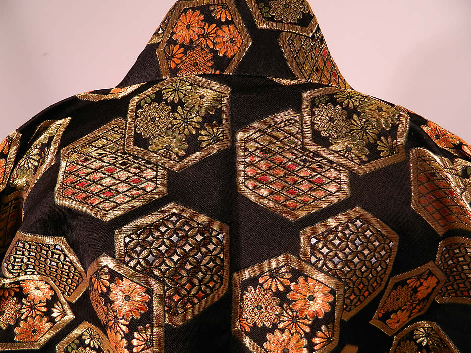 Vintage Japanese Kimono Obi Black Silk Gold Lam&eacute; Lame Reversible Jacket
The kimono measures 32 inches long, with 54 inch waist and 54 inch bust. 
