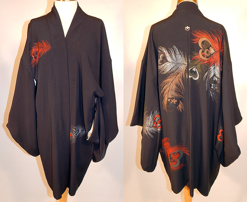 Vintage Japanese Family Crest Mon Black Silk Metallic Peacock Feather Haori Kimono
This vintage Japanese family crest mon black silk metallic peacock feather haori kimono dates from the Showa Period 1950s. 