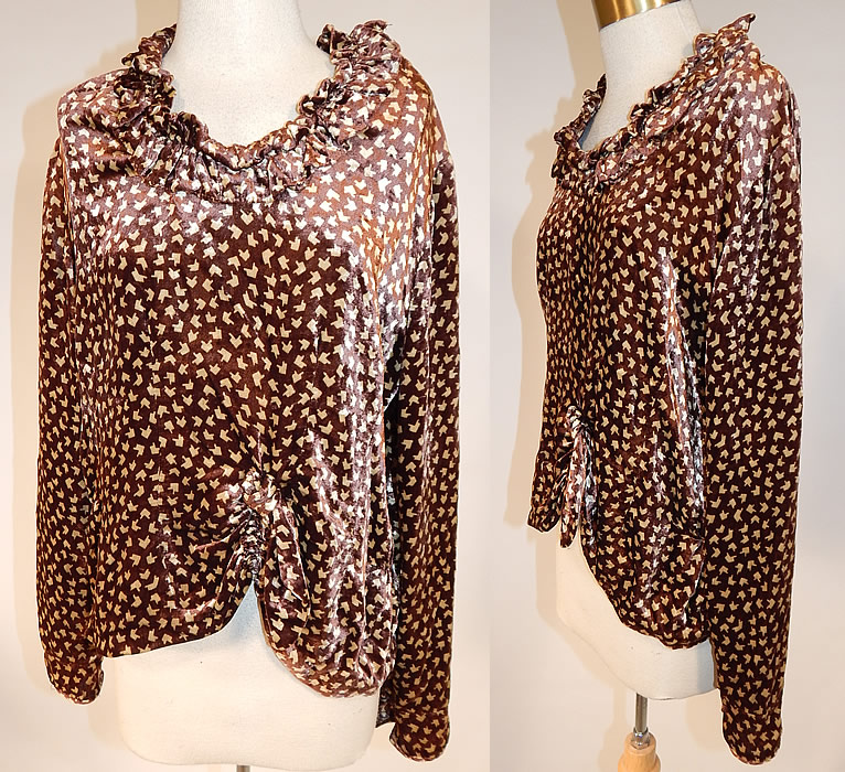 Vintage Art Deco Brown Silk Velvet Print Ruffle Collar Flapper Blouse Shirt Top
This vintage Art Deco brown silk velvet print ruffle collar flapper blouse shirt top dates from the 1920s.
