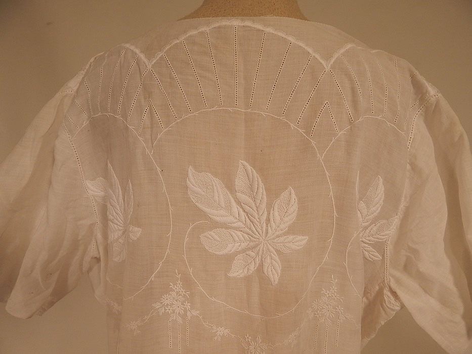 Vintage White Cotton Batiste Embroidered Forget-me-not Floral Leaf Drop Waist Dress
This is truly a wonderful piece of wearable art!