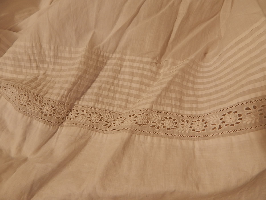 Victorian Antique Ayrshire Whitework Cotton Batiste Christening Gown Infant Dress
This is truly a wonderful piece of hand done antique whitework! 