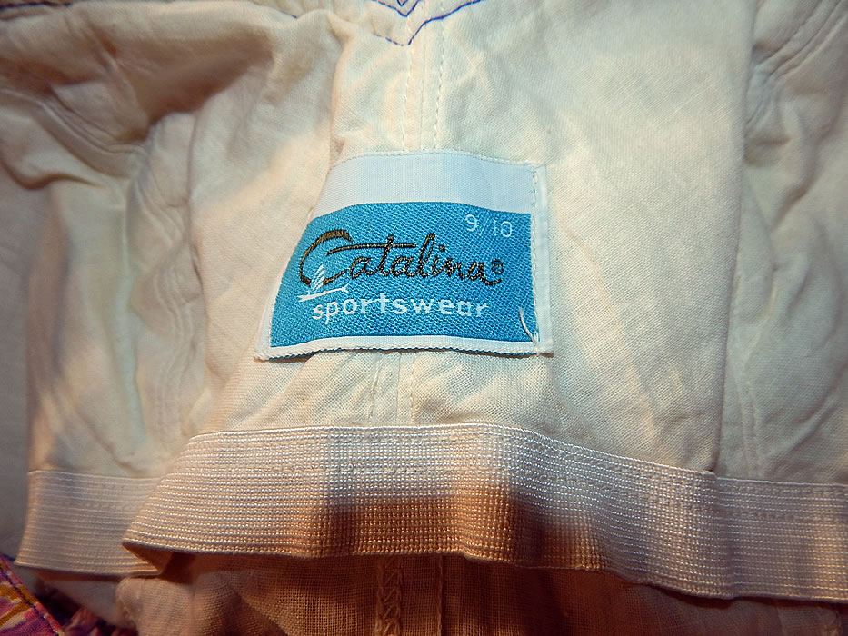 Vintage Catalina Sportswear Pink Cotton Novelty Print Belted Circle Skirt Dress
There is a "Catalina Sportswear" size 9-10 label sewn inside. 