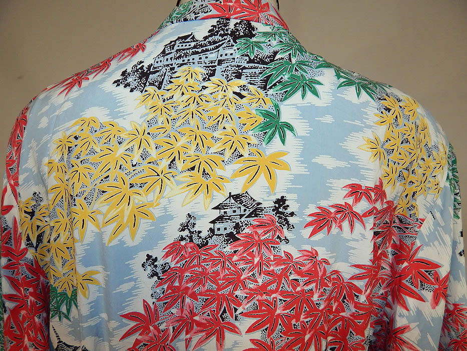 Vintage Liberty House Hawaiian Maple Leaf Print Rayon Pake Muu Muu Dress
The dress measures 58 inches long, with 40 inch hips, a 30 inch waist, 38 inch bust and 22 inch long kimono sleeves. It is in excellent condition. This is truly a rare and wonderful piece of collectible Hawaiiana vintage textile art! 