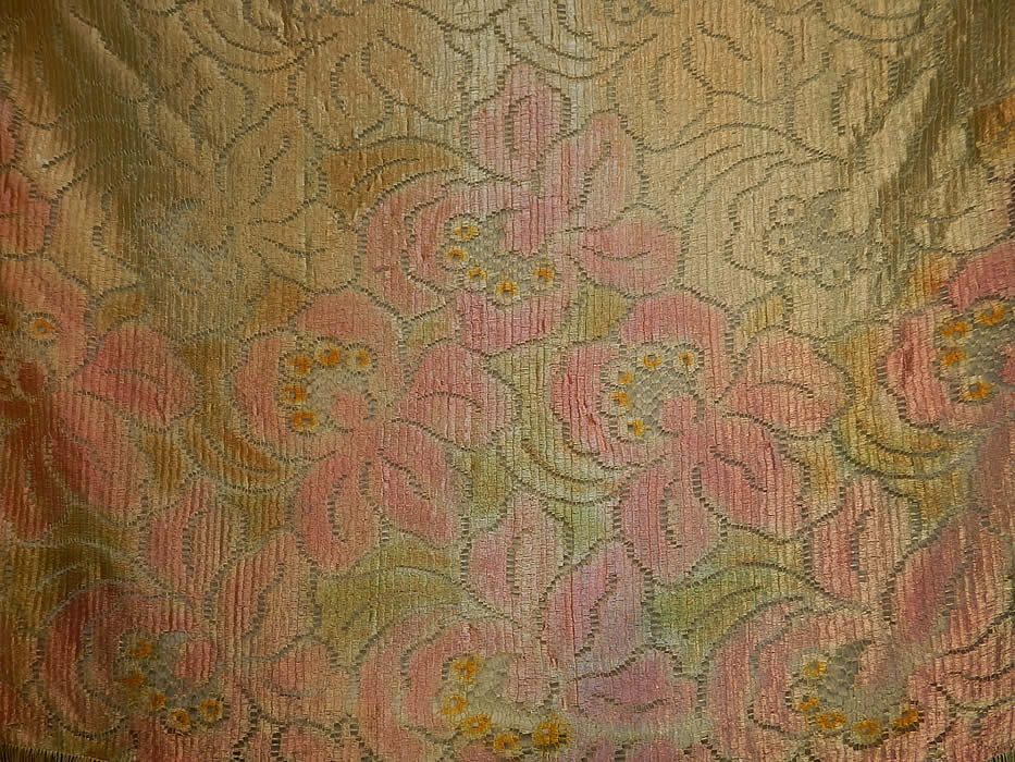 Vintage Pastel Green Silk Pink Floral Lace Ombre Fringe Flapper Shawl Cloak Cape
his fabulous flapper shawl cloak cape, is floor length, with an open front and no closure, fringe trim along the sides, bottom, none at the top and is fully lined. 