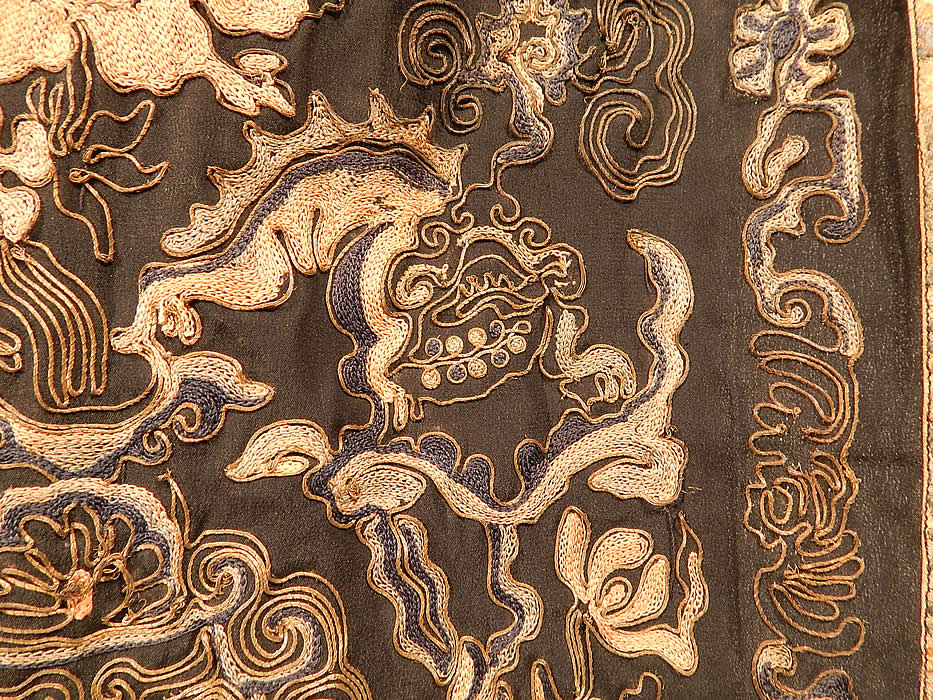 Antique Chinese Silk Forbidden Stitch Gold Couching Embroidery Tunic Tabard Dress
It is in good condition. This is truly a wonderful and rare piece of wearable antique Chinese textile art! 