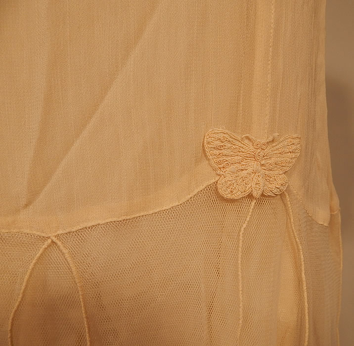 Vintage April Cornell Cream Embroidered Floral Butterfly 1920s Style Wedding Dress
The dress measures 48 inches long, with 36 inch hips, a 36 inch waist and 36 inch bust.