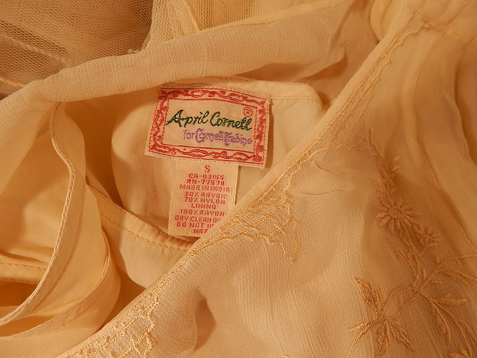Vintage April Cornell Cream Embroidered Floral Butterfly 1920s Style Wedding Dress
There is a "April Cornell For Cornell Trading" designer label size Small tag sewn inside. 